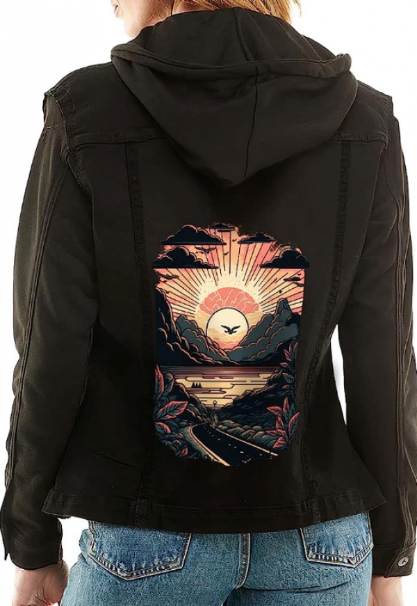 Jaket hoodie dengan print gambar alam